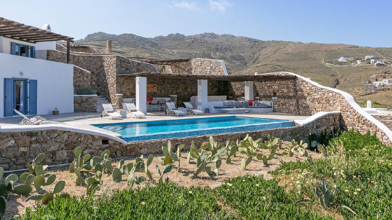 Take on Rent or Buy Various Types of Elegant & Suave Villa in Mykonos
