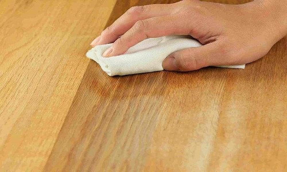 Furniture polishing technique and DIY tips