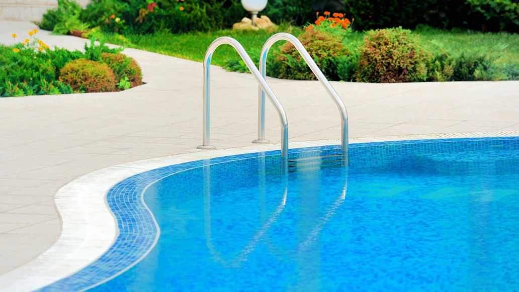 Choosing the Right Pool Contractor for You