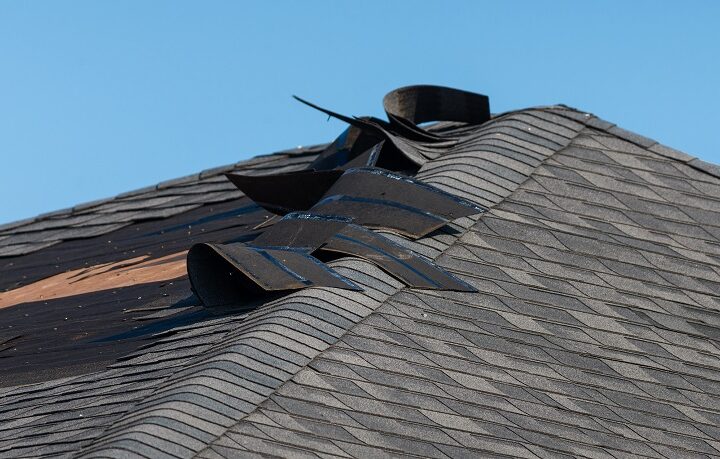 What to Expect From a Reliable Storm Damage Roofing Company